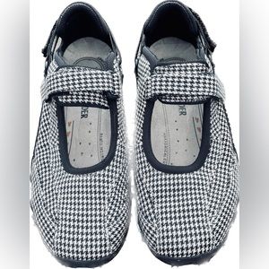 Allrounder by Mephisto in Black/Beige Houndstooth